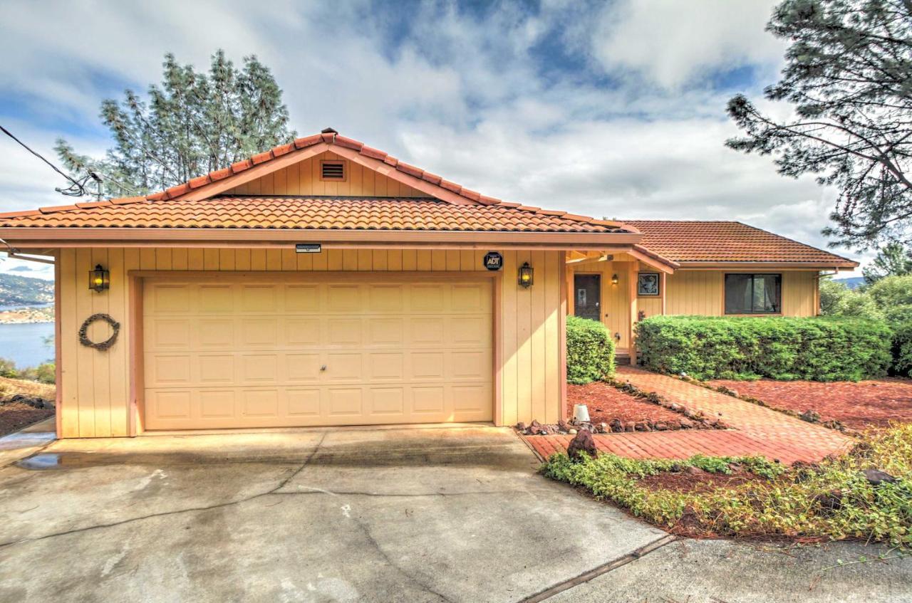 Spacious Kelseyville Home With Large Lakefront Deck! Екстериор снимка